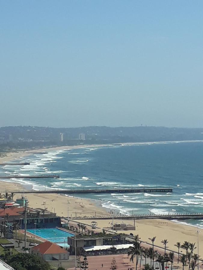 Into The Blue On The Beach Durban Exteriör bild